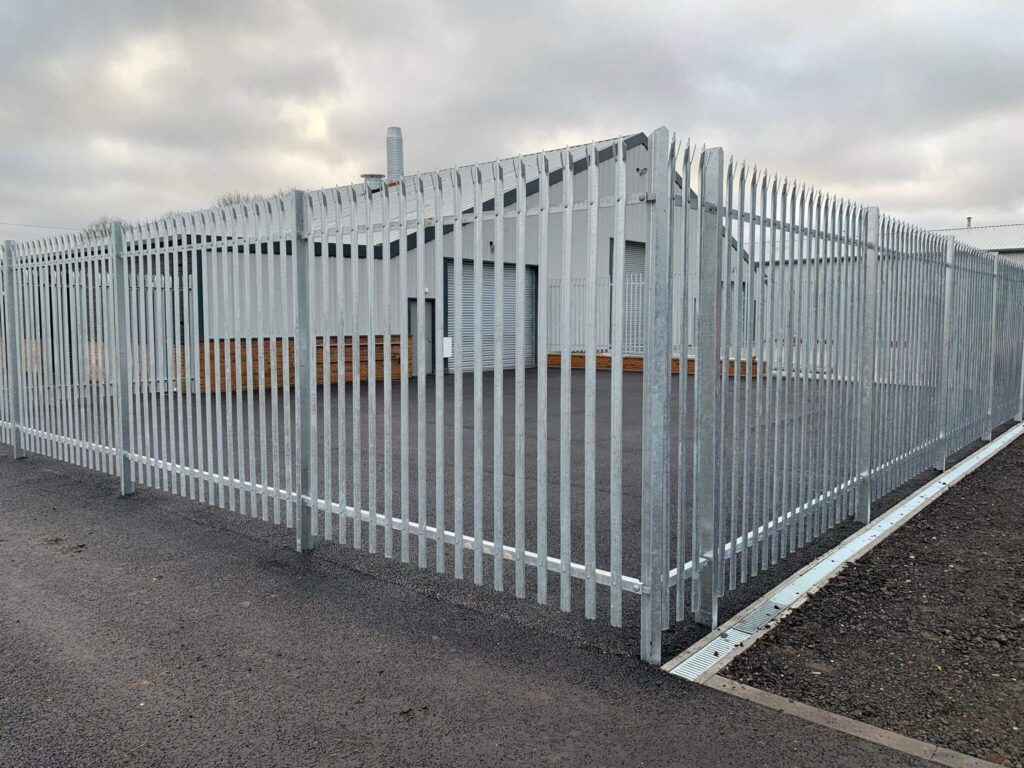 Outside shot of 1200 sqft large industrial unit to rent in Wellow, Romsey