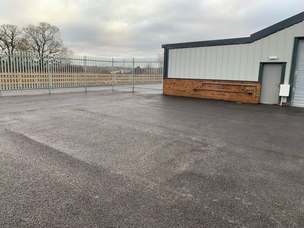 Rear shot of 1200 sqft large industrial unit to rent in Wellow, Romsey