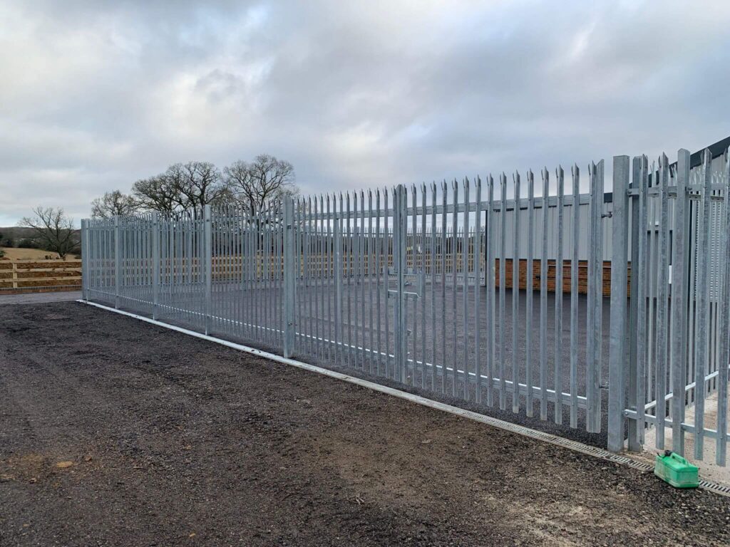 Outside view of 1200 sqft large industrial unit to rent in Wellow, Romsey